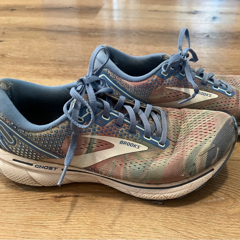 Women’s Brooks shoes